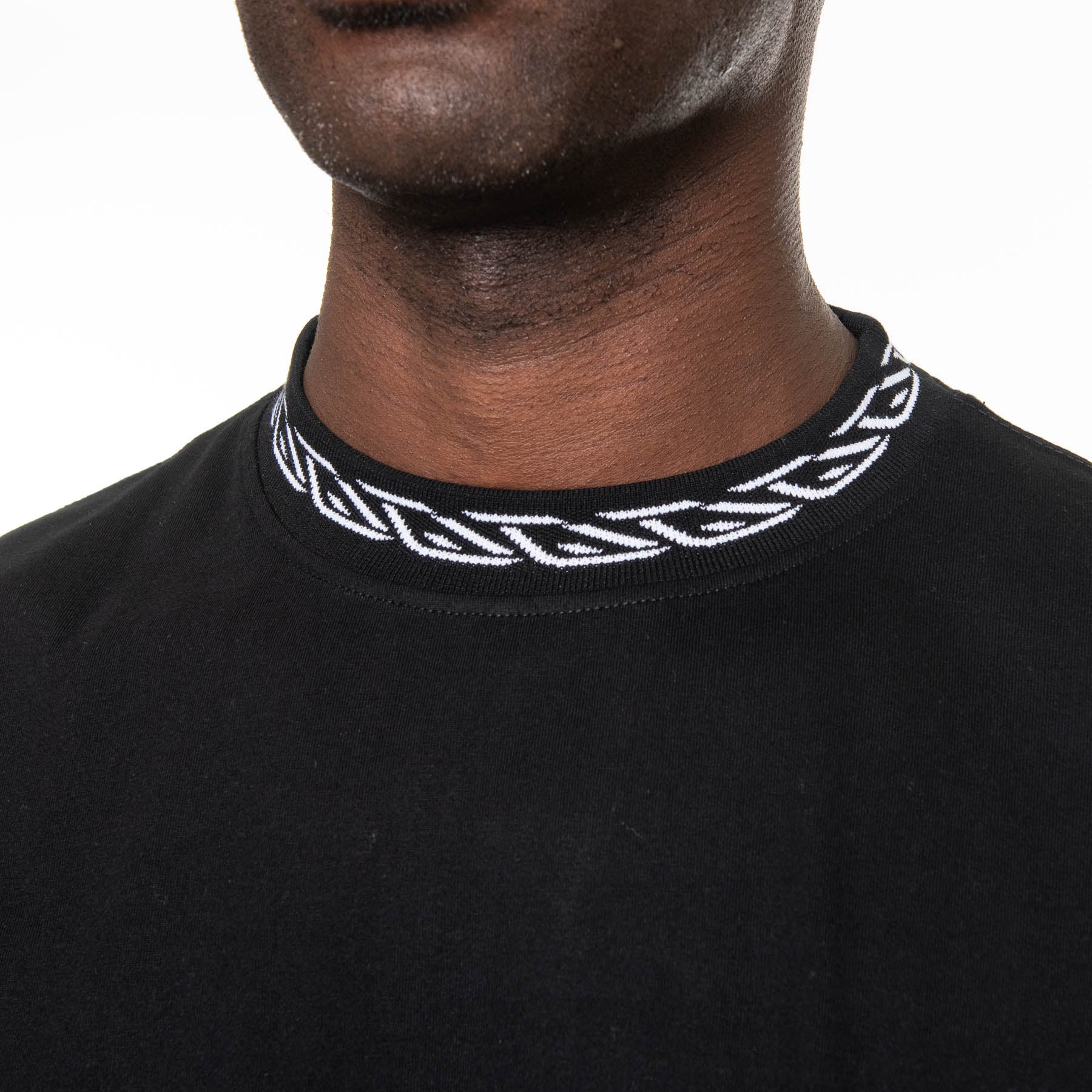 Luxe-T Men's Chain Collar T-Shirt
